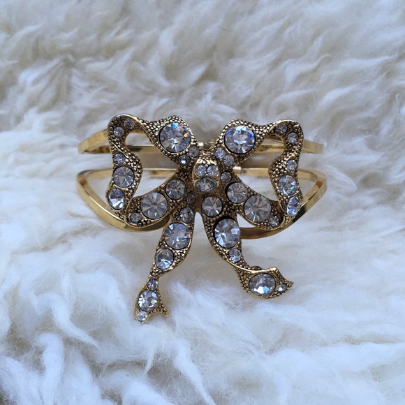 Betsey Johnson - Bow Bracelet & Earring Set - Picture 5 of 5